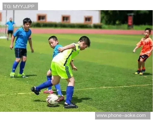 足球运动员保险的重要性及其对职业生涯的保障分析